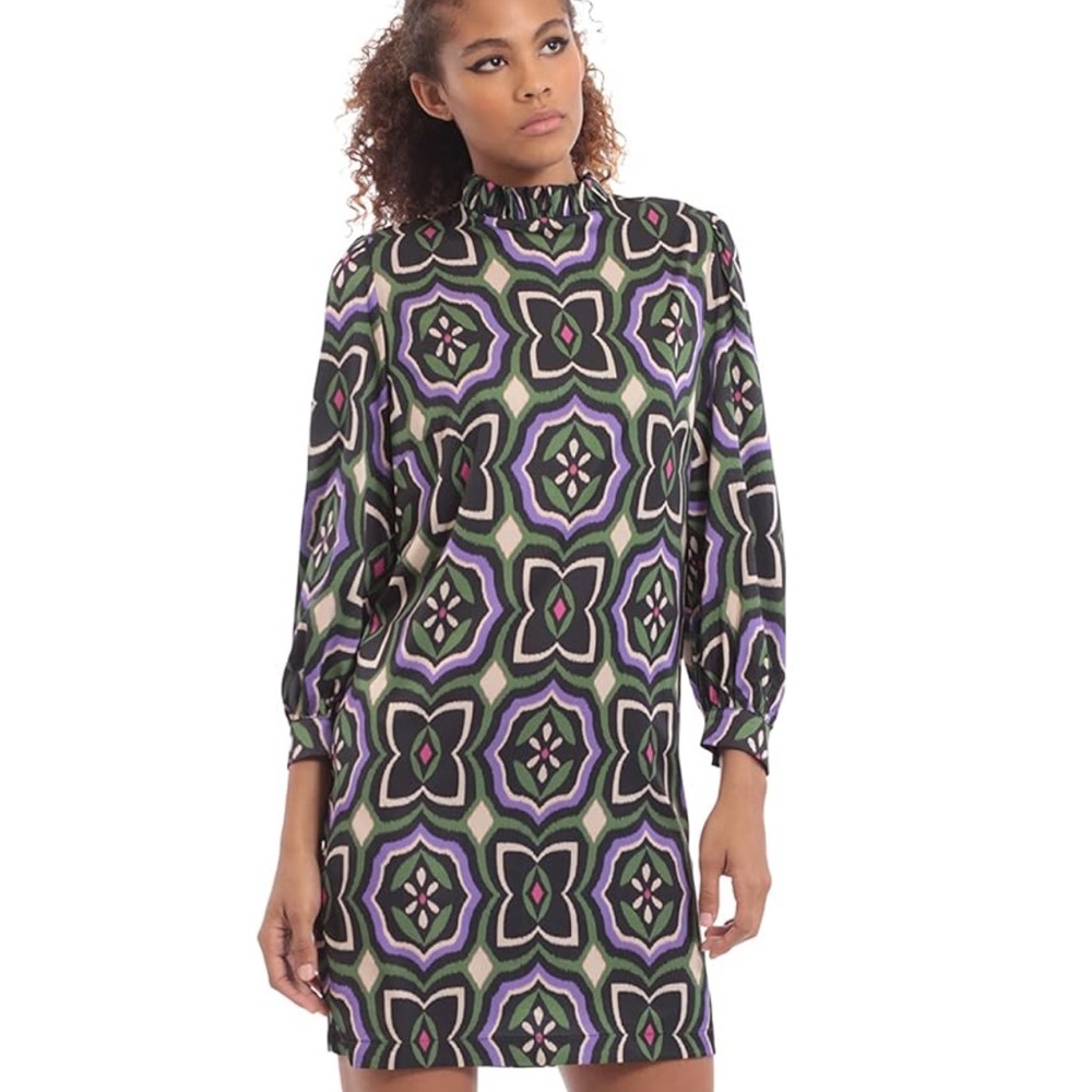 NWOT Donna Morgan Long Sleeve Geo Print Shift Dress
